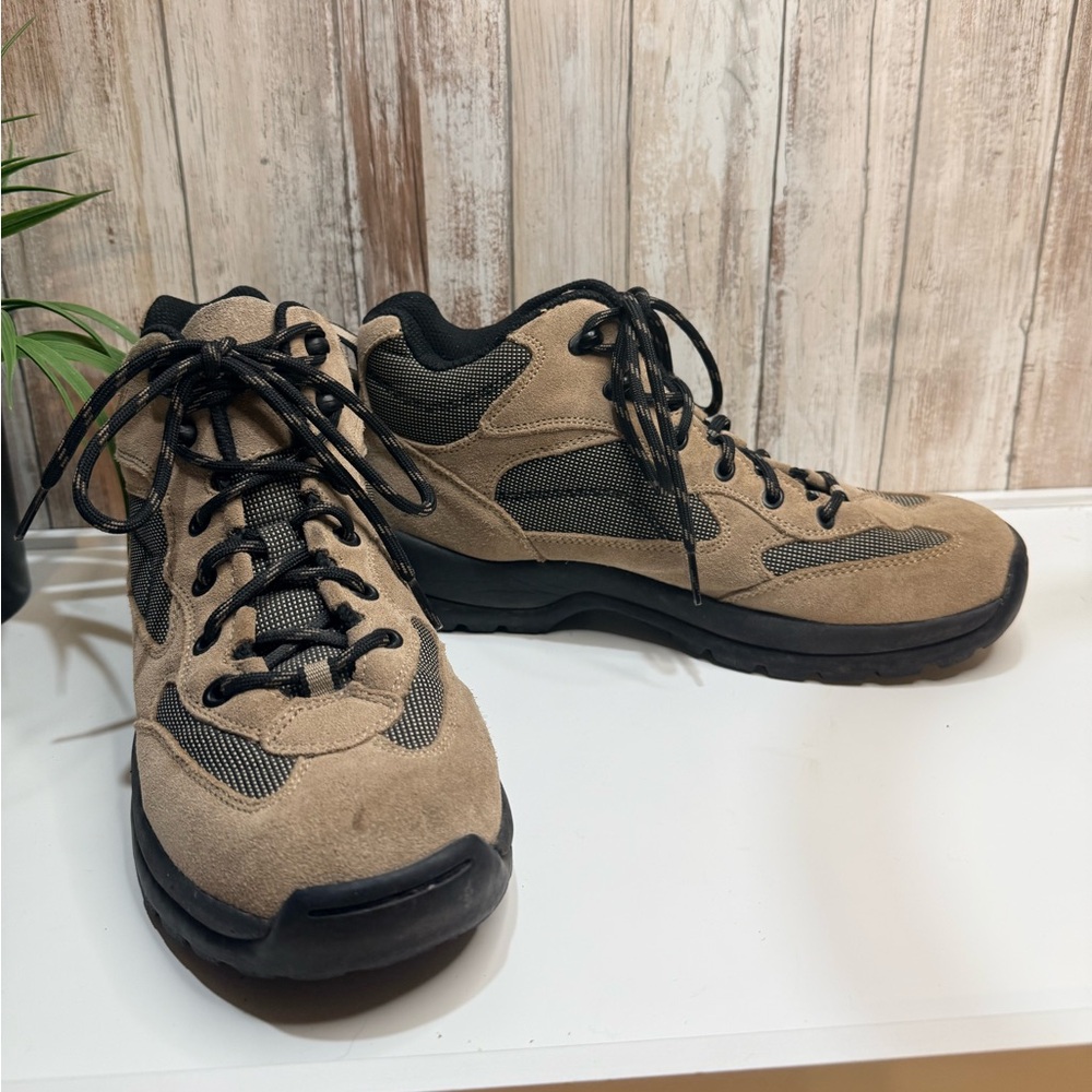 Lands End Womens Size 9 Trail Hiking Shoes Brown Lace Up Comfort Shoe Boot